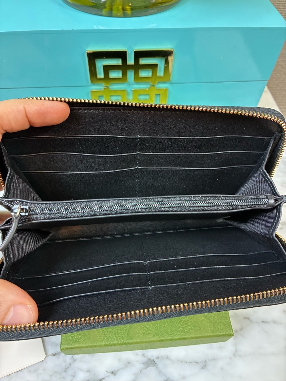 Gucci Black Nero Micro Guccissima GG Leather Zip Around Wallet - NWOT - Picture 8 of 12